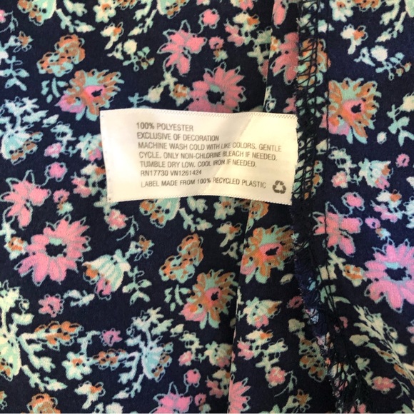 XHILARATION women’s cold shoulder blouse - Picture 6 of 7